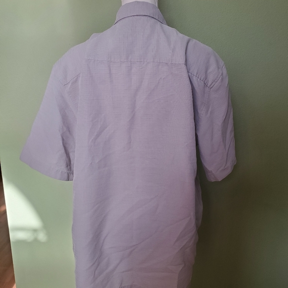 Quicksilver light gray Waterman Collection large short sleeve button down. - Picture 4 of 7